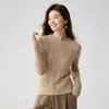 Suéter de cashmere com crochê vazado de alta qualidade para outono e inverno para mulheres, gola redonda, pode ser usado como camada interna ou externa, suéter de tricô grosso com acabamento de renda moderno