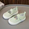 Novos sapatos casuais de lona com velcro para bebês meninos e meninas, sola macia, sapatos infantis respiráveis antiderrapantes de primavera e outono, verão