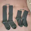 Meias tubulares longas de malha fina básicas para o dia a dia para mulheres, cor sólida, algodão penteado, respiráveis, casuais, versáteis, macias e com design franzido.