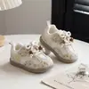 Novos Sapatos Infantis de Primavera e Verão para Meninas, Sapatos de Bebê com Solado Macio e Laço de Renda, Sapatos Essenciais para Crianças de 0 a 2 Anos, Sapatos para Esportes ao Ar Livre