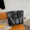 Estilo Coreano Bolso Grande Ligero para Mujer Moda Algodón Acolchado Abrigo Bolso Tote 2025 Nueva Llegada Gran Capacidad Popular Bolso de Hombro