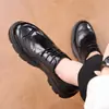 E-commerce Transfronteiriço Novos Sapatos Derby Masculinos de Couro Genuíno com Solado Grosso Estilo Britânico Casual de Negócios Sapatos de Couro Aumentadores de Altura Sapatos Masculinos para Casamento