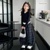 Conjunto de Ropa de Otoño para Niñas 2026 Nuevo Elegante Conjunto Falso de Dos Piezas con Capucha Otoño Niños Grandes Pantalones Cuadros Casuales