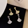 Nuevo Diseño de Pendientes de Hoja de Ginkgo con Artesanía Intrincada, Exudando un Ambiente de Alta Gama, Elegante y Lujoso, con Circonia, Pendientes Largos y Exquisitos