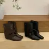 Botines de Tacón Bajo Estilo Coreano para Mujer Otoño Invierno 2026 Nuevos Botas Retro de Nicho para Pierna de Pantalón Gamuza Punta Fina Caña Corta Botas de Monta