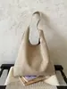 Bolsa Feminina Estilo Mori Casual Grande Capacidade Bolsa Tote de Veludo Nova 2025 Sensação Relaxada para o Dia a Dia Bolsa de Ombro de Nicho