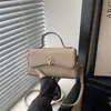 Bolsa Quadrada Pequena Fashionável Personalizada Design de Nicho Casual Novo Estilo Bolsa de Ombro Único Bolsa Transversal Feminina Outono/Inverno 2026
