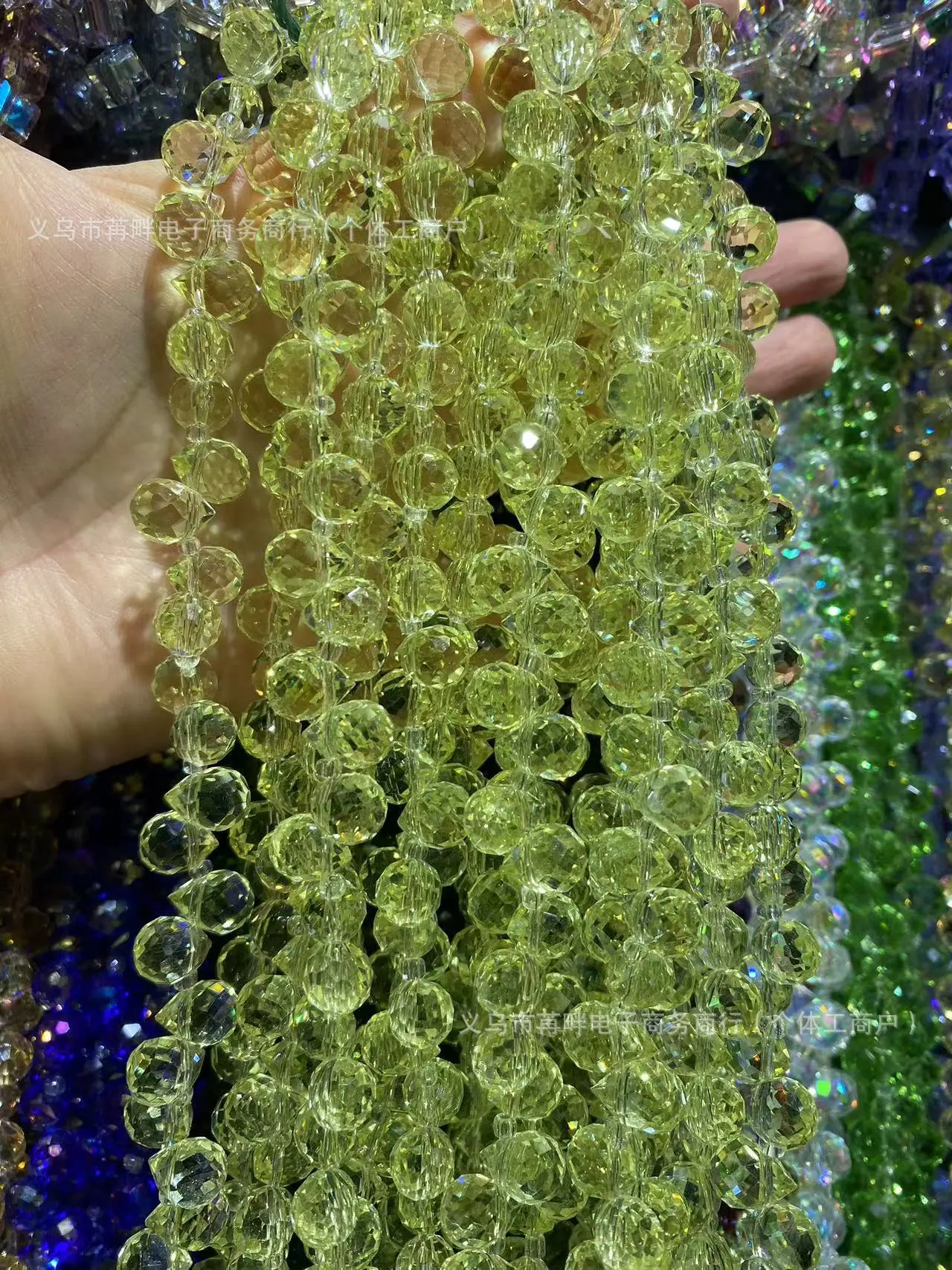 浅柠檬黄