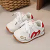 Zapatillas de Malla Doble Bordadas para Niños 2026 Nuevo Estilo Primavera y Otoño Zapatos Casuales Versátiles para Niños Zapatos Transpirables Forrest Gump para Niñas