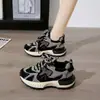 Tênis Casuais Leves Confortáveis Versáteis Novos Outono 2026 Estilo Europeu Sapatos Femininos Estilosos de Solado Grosso