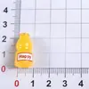 Miniaturas simuladas de botellas pequeñas para juego de alimentos al por mayor, botellas en miniatura de bebidas y vino, accesorios de resina de tienda de conveniencia, parches de dibujos animados surtidos