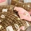Juego de Cuatro Piezas de Terciopelo de Leche Cálido de Invierno Espeso Coral Fleece Franela Funda de Edredón Juego de Tres Piezas para Dormitorio de Estudiante