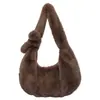 Estilo casual, bolsa de felpa de comercio exterior, versátil para otoño e invierno, realza tu elegancia, un imprescindible para las salidas diarias, bolso de hombro de moda, bolso tote popular