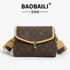 Bolsa Mensageiro de Luxo Leve para Presbiopia para o Dia a Dia Bolsa com Alça Larga no Ombro Feminina 2025 Nova Bolsa de Ombro Transversal Retro de Alta Qualidade