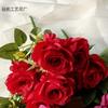 Buquê de rosas de estilo europeu primavera rosas búlgaras flores artificiais ornamentos de sala de estar em casa flores falsas flores de seda atacado