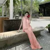 Lindo Traje de Praia, Saia de Praia, Top Halter Rosa Suave, Calças Casuais de Perna Larga, Conjunto de Duas Peças para Mulheres