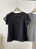 Novo Estilo de Verão~ Camiseta Lisa de Manga Curta Elegante e Slim~ Top de Camiseta Fina de Algodão com Bordado de Letra nas Costas para Mulheres
