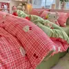 Juego de cuatro piezas de algodón acolchado tipo caricatura Clase A, gasa de doble capa fresca y simple estilo ins, juego de tres piezas de algodón puro para dormir sin ropa, fundas de edredón individuales y dobles 3