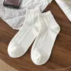 Meias Brancas Leitosas para Mulheres, Meias Brancas Curtas Finas de Verão, Meias Versáteis com Renda em Forma de Coração Vazado, Meias Curtas para Estudantes