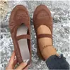 Zapatos planos transpirables de punto volador de gran tamaño para mujer para comercio exterior europeo y americano, zapatos de trabajo slip-on huecos de color bloqueado, deseo de suministro