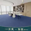Las alfombras de piso se utilizan para oficinas comerciales de área grande, cubriendo directamente todo el piso de cemento, y también se usan en dormitorios y estudios.