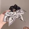 Pinza para el pelo de la parte trasera de la cabeza para mujer, estampado de letras francesas, corazón, estilo de moda, retro, de alta gama, flor de anacardo, lazo, goma para el pelo