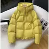 Nuevo Abrigo Corto de Algodón Estilo Coreano para Mujer 2026 Invierno con Capucha Acolchada para Figuras Pequeñas, Cálido y Elegante, Actualmente en Tendencia