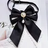 Moda Nueva Cinta de Satén Colgante de Perla Lazo Accesorio para Cuello Elegante Moda Chica Pajarita Broche
