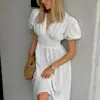 Estilo Nuevo Primavera y Verano 2026 Moda Femenina Europea y Americana Transfronteriza Elegante Vestido de Mujer con Cuello en V de Corte A Elegante y Moderno Vestido Largo