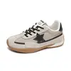 Nueva colección de otoño 2026 de zapatillas blancas para mujer, estilo coreano, moderno, casual, versátil, con diseños de estrellas, perfectas para el estilo urbano, BL803