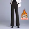 Calça feminina de algodão boca de sino, novo estilo de inverno 2026, espessa, cintura alta, modeladora, calça comprida, quente e resistente ao frio, calça casual para mães