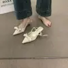 Zapatos de Noche Satinados de Moda 2026 Estilo Suave con Lazo, Sandalias Exquisitas de Punta Cerrada, Zapatos de Tacón Alto Individuales para Mujer