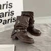 Pantalones Negros con Remaches Estilo Punk Retro Botas para Piernas Mujer 2026 Nuevas Botas de Caballero de Otoño Tacón Grueso Adelgazantes Botas Cortas a Media Pantorrilla
