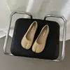 Sapatos Planos Estilo Francês com Bico Dividido (Pig-Toe) para Mulheres, Lançamento Primavera 2026, Versáteis, para o Dia a Dia, Raso, com Solado Macio, Loafers