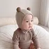 Chapéu de bebê para primavera e outono, fofo e super adorável, chapéu com proteção para as orelhas estilo coreano, touca protetora para fontanela de bebê, chapéu à prova de vento para sair, moderno