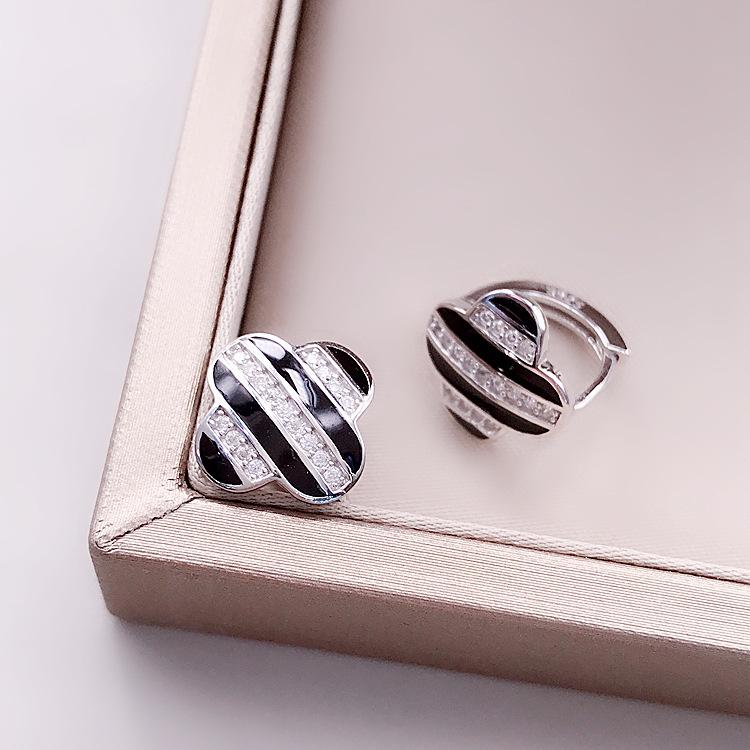 EH802609四叶草耳扣