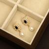 Brincos Vintage de Luxo Leve Estilo Francês com Pedras Pretas, Pérolas Ovais em Forma de Gota e Pino de Prata 925