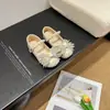 Sapatos de Couro para Meninas 2026 Verão Outono Novo Estilo Borla Laço Sapatos Pequenos de Couro com Saia de Gaze Branca Sola Plana Leve Sapatos Infantis