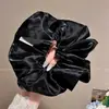 Goma para el pelo con estampado de leopardo marrón para otoño e invierno para mujer, scrunchie elegante y sofisticado para peinados de moño