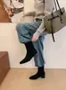 Botas de Cano Curto Marrom Retro Bico Fino com Zíper Lateral Opcional 4-7CM Salto Bloco Aumento de Altura Botas Meia Elástica Elegantes para o Trabalho Femininas