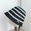 Novo Chapéu de Pescador de Tricô Listrado para Mulheres, Estilo Japonês, Moderno e Versátil, Faz o Rosto Parecer Menor, com Fenda na Parte de Trás, Chapéu Bucket