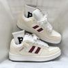 2025 Nuevos zapatos de pan beige retro de nicho de otoño, zapatos casuales deportivos de calle de moda nacional para todo tipo de combinaciones para mujeres