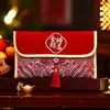 Sobres Rojos de Boda al por Mayor para Matrimonio, Bolsas de Sobres Rojos de Tela Especial para el Pago de Cambio de Nombre de los Padres, Venta Directa de Fábrica con Estampado Dorado