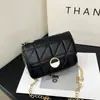 Bolso Cruzado Cuadrado Pequeño Casual Simple Personalizado 2025 Nuevo Bolso Pequeño de Moda Tendencia para Mujer con Correa de Hombro de Cadena de Rombo