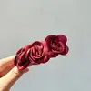 Grampo de Cabelo Colorido Rosa Retrô de Verão 2025 Botão de Flor de Temperamento Grampo de Primavera Acessórios de Cabelo de Temperamento Elegante para Mulheres