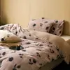 Conjunto de cama de quatro peças com pelo de coelho espesso dupla face para outono e inverno, apresentando capa de edredom estampada, lençol de cima e lençol com elástico, feito com tecido quente de veludo de leite