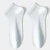 Calcetines cortos de malla ultradelgados de verano para mujer, calcetines de aire acondicionado antibacterianos y resistentes al olor, calcetines de color liso clásicos, industria de calcetines Zhuji