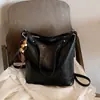 Bolsa de Gran Capacidad para Mujer 2026 Nuevo Verano Bolso de Hombro Retro de Alta Gama Bolso Cruzado Tipo Cubo para Viajes