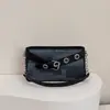 Bolsa de mão com corrente estilo nicho de comércio exterior para mulheres 2026 nova bolsa de ombro estilo motocicleta com um design quadrado pequeno de alta qualidade e fresco