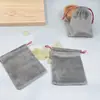 Bolsa de Tela de Terciopelo Gris Sin Logo Bolsa de Almacenamiento para Empaque de Joyería Cierre de Cordón Bolsillo con Solapa Fuente de Pantalones Fábrica Hogar